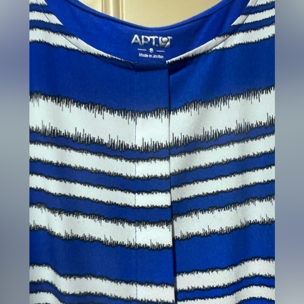 Great used condition apt9 top. Sz s - Picture 4 of 6